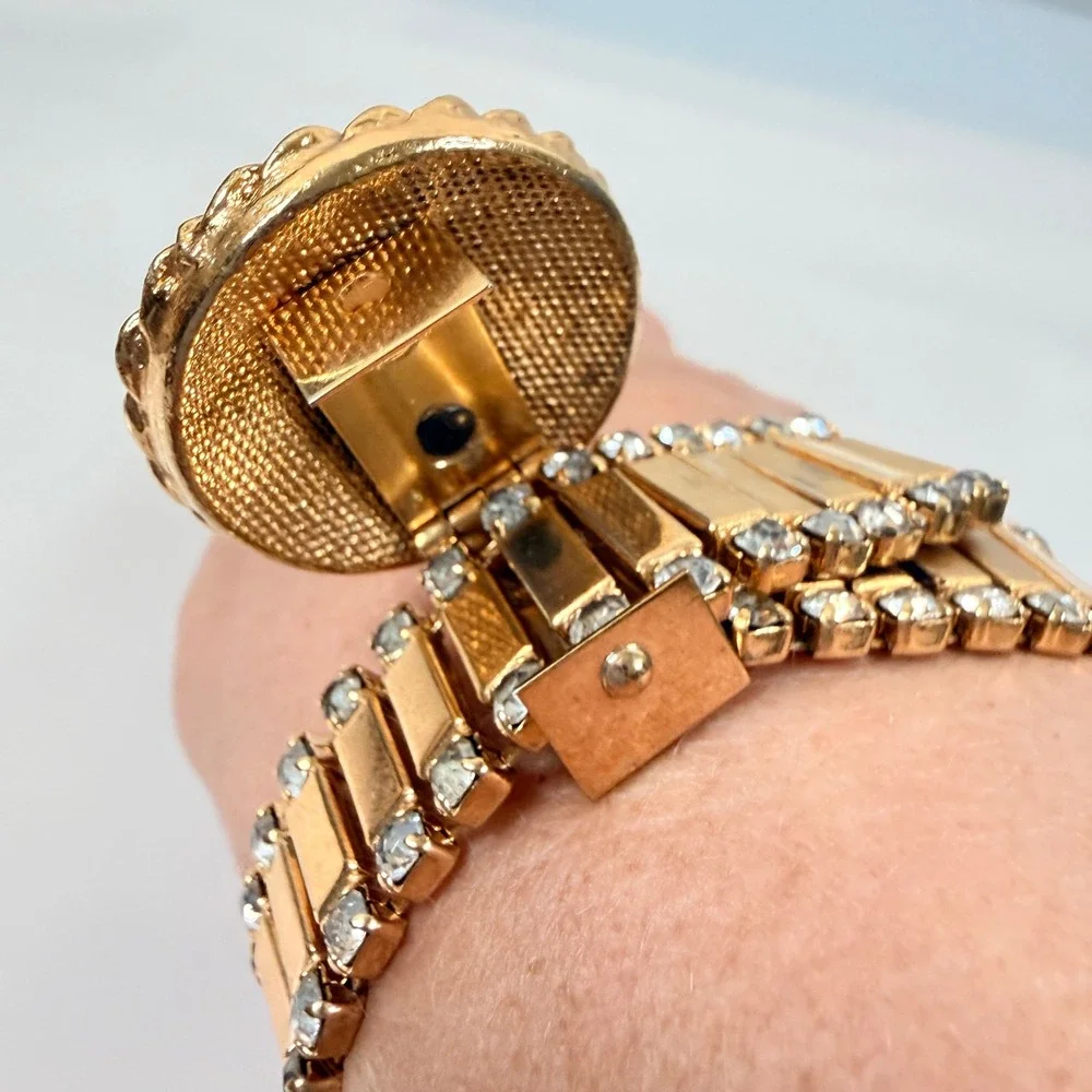 Vintage Gold Tone Faux Pearl Rhinestone Bracelet Floral Medallion 6.75 *READ*